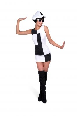 Monochrome Girl - M